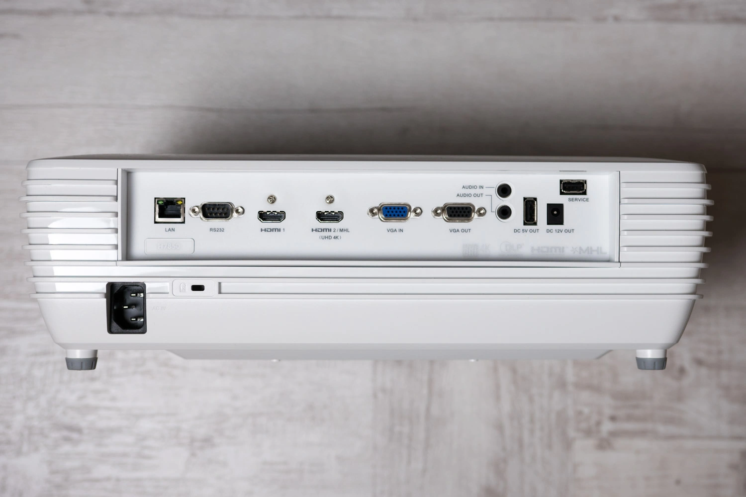 Projektor 4K Acer V7850 - recenzja class="wp-image-627112"