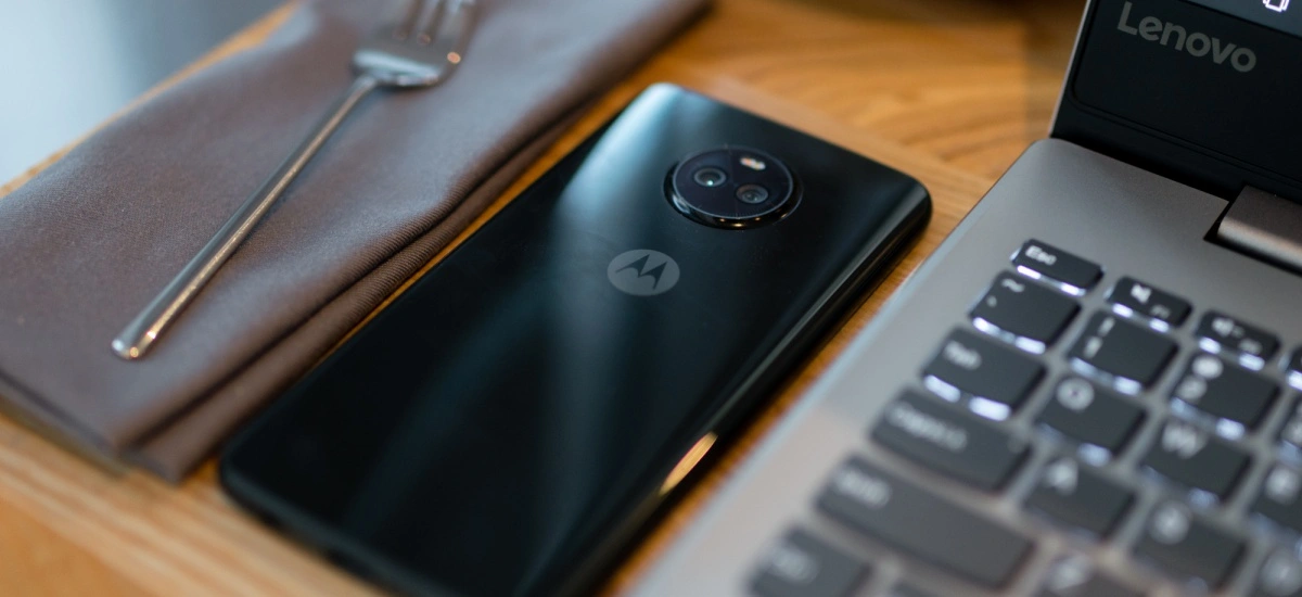 Motorola Moto X4 - recenzja Spider's Web