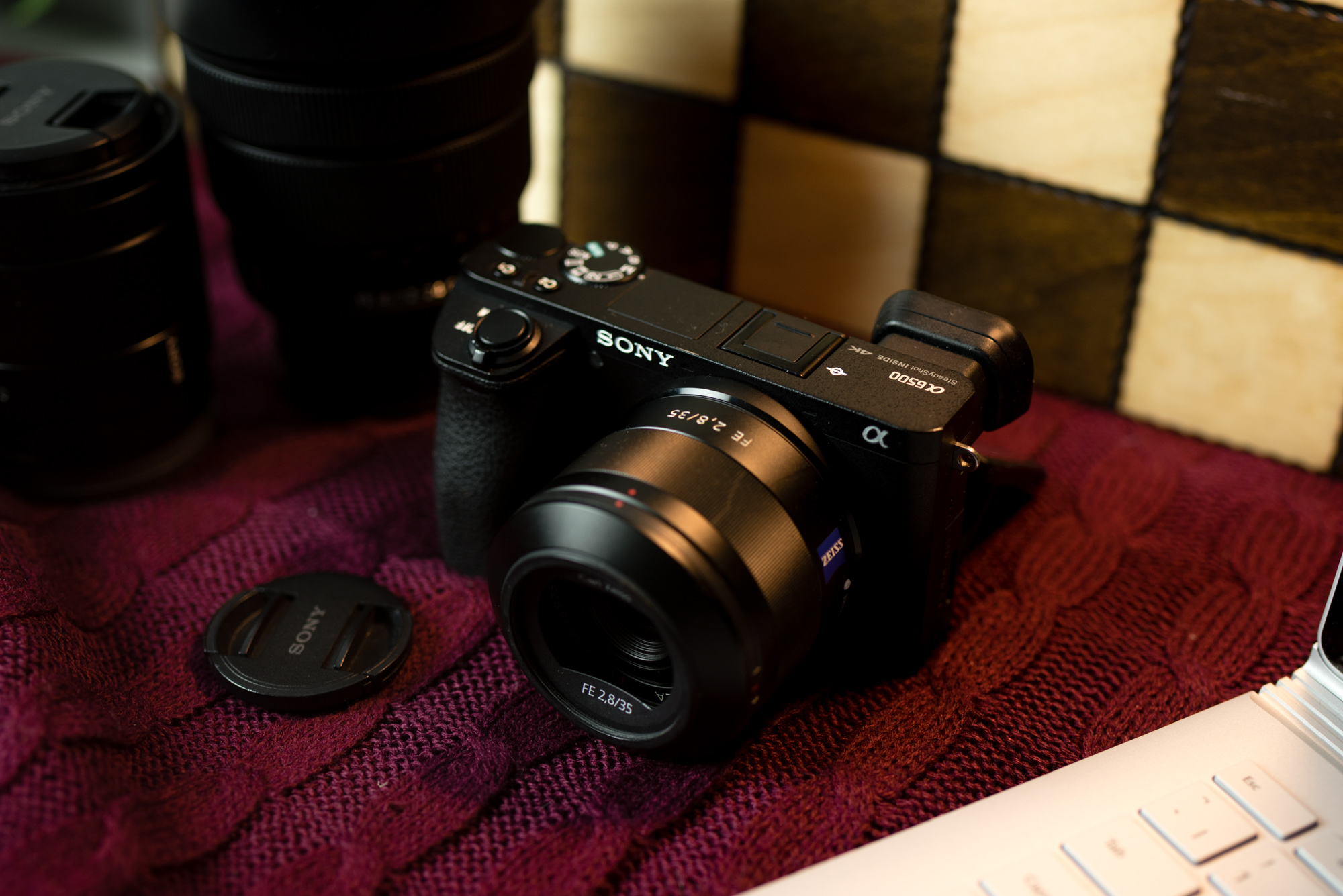 Czy Sony A6500 może zastąpić pełnoklatkową lustrzankę? Sprawdziłem to