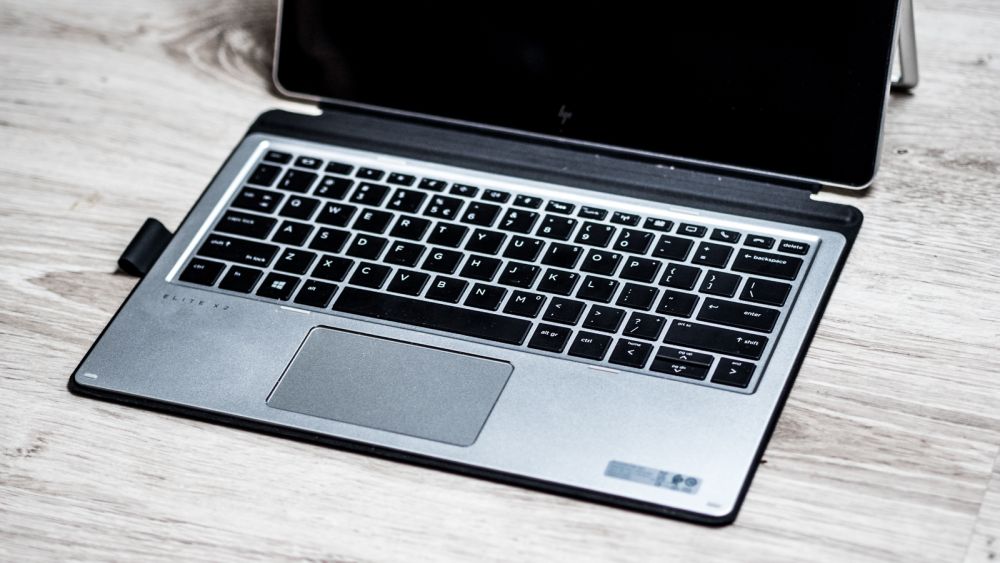 hp elite x2 1012 g2 recenzja class="wp-image-644859" 