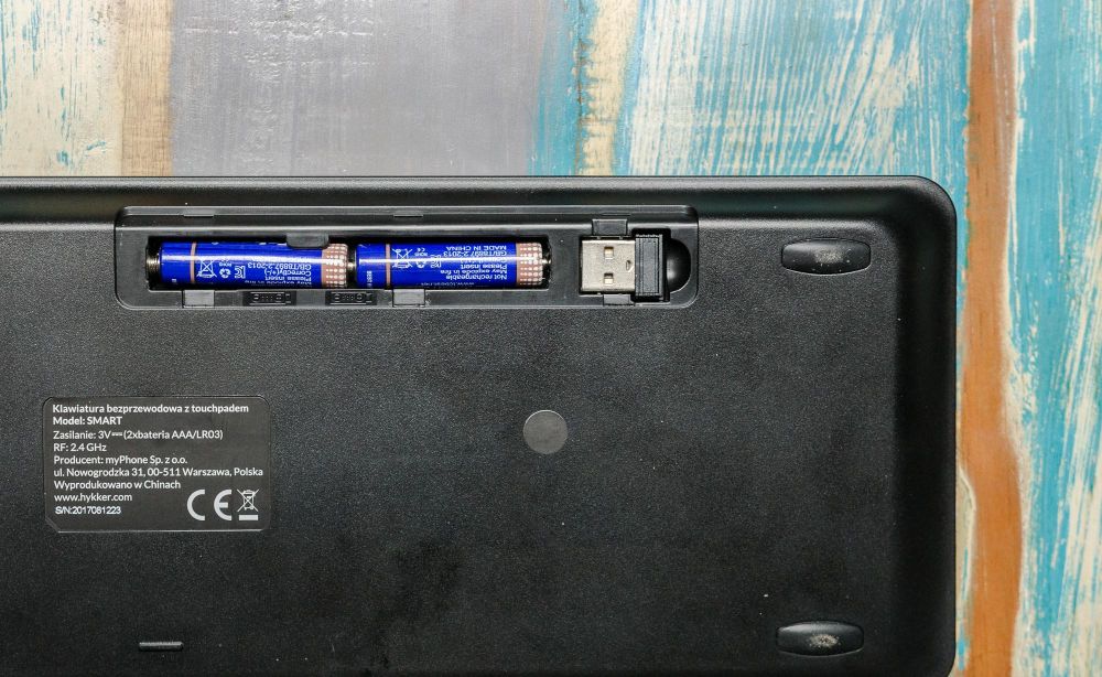 klawiatura bezprzewodowa hykker smart class="wp-image-641550" 