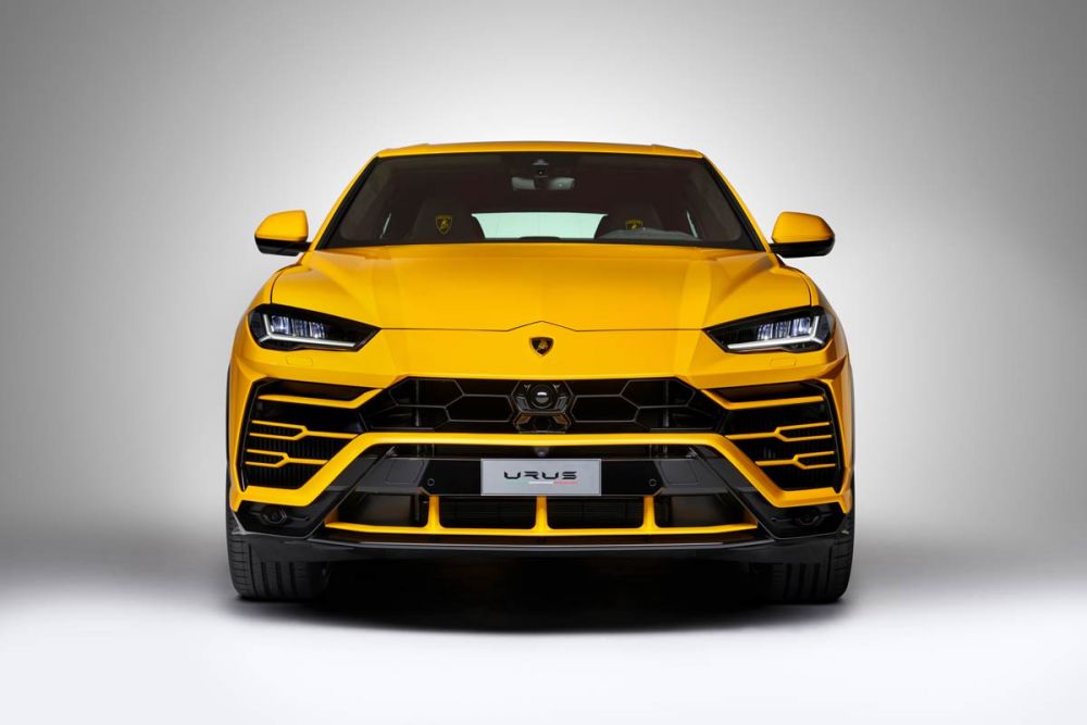 lamborghini urus class="wp-image-640215" 