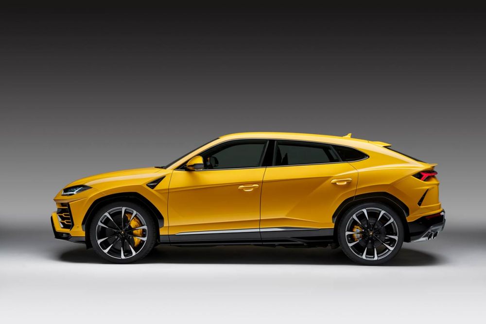 lamborghini urus class="wp-image-640218" 