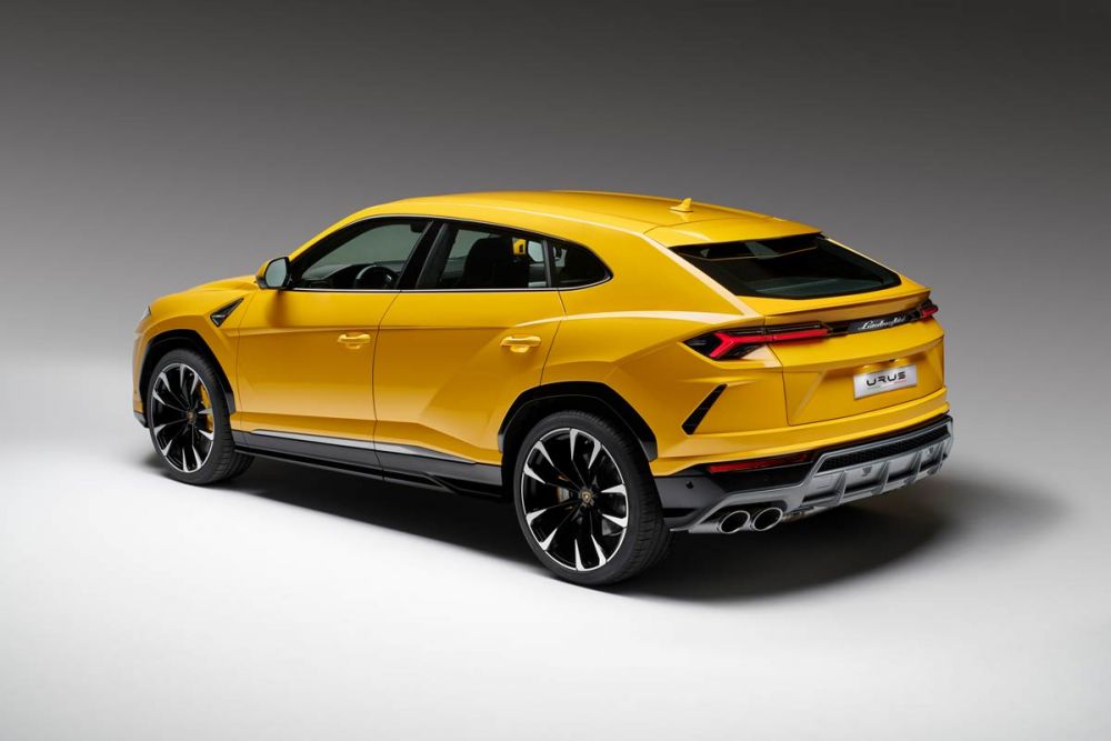 lamborghini urus class="wp-image-640224" 