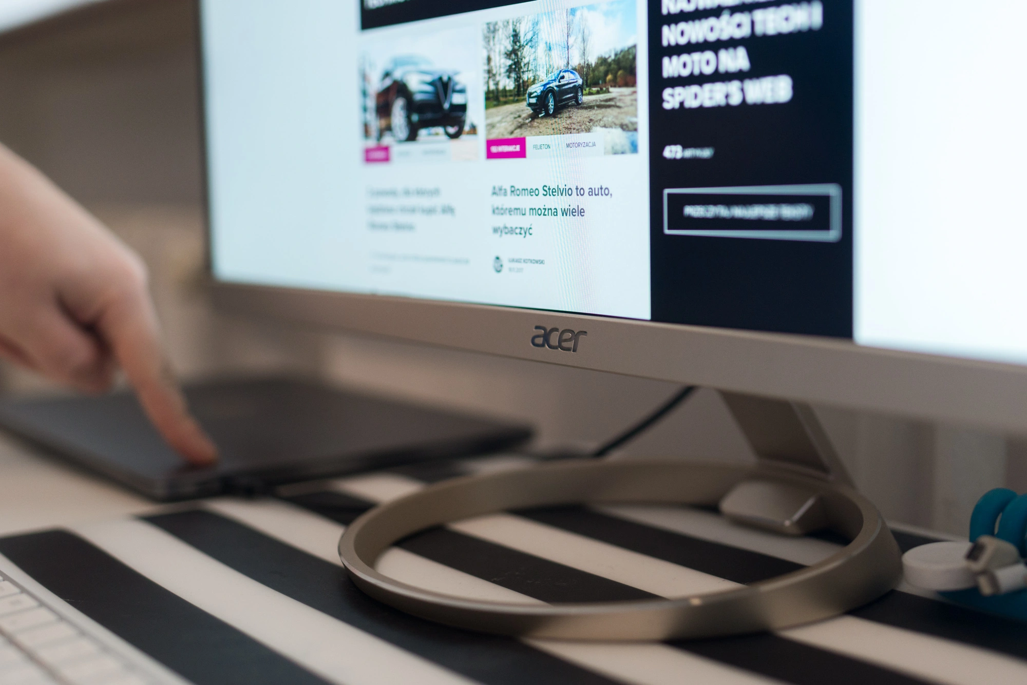 monitor do macbooka usb-c Asus MX27UC kontra Acer H277HU class="wp-image-648067" 