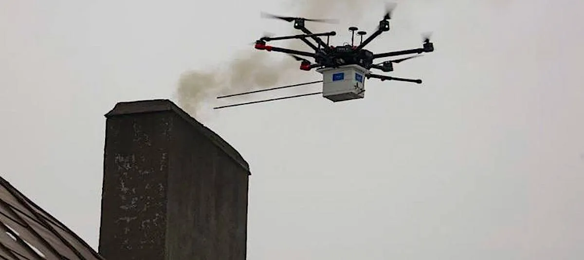 Pod Krakowem też walczą ze smogiem. Dron bada próbki dymu z komina
