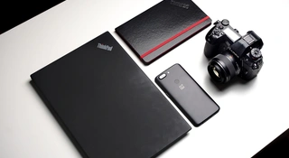 Lenovo Thinkpad X1 Carbon.