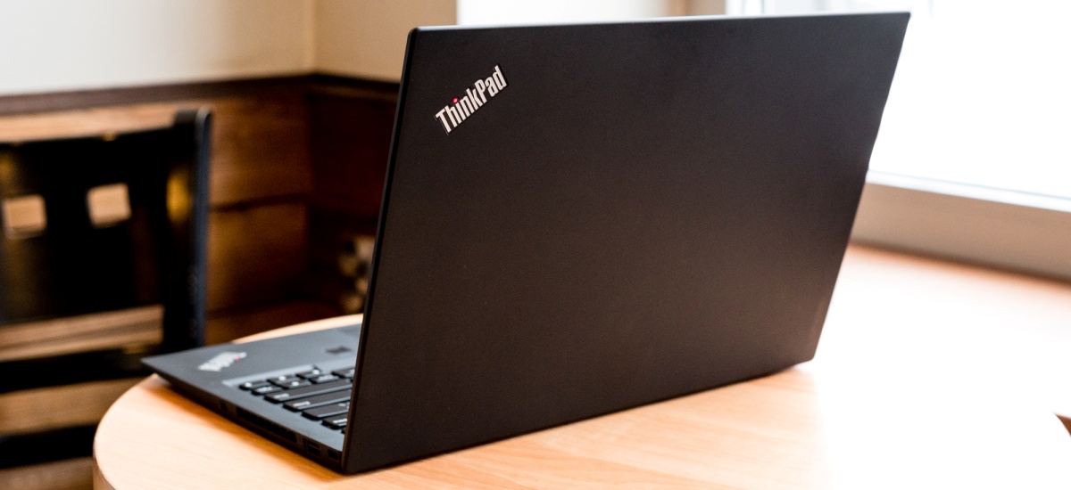 Lenovo Thinkpad X1 Carbon.