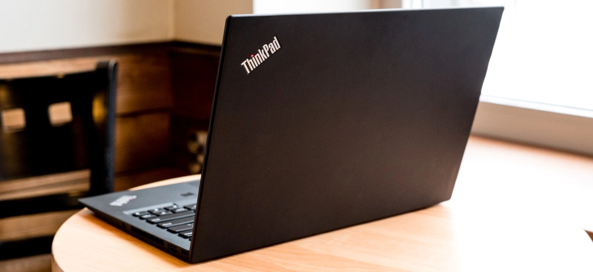 Lenovo Thinkpad X1 Carbon.