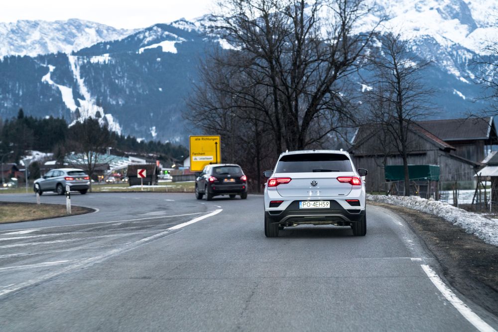 https://ocs-pl.oktawave.com/v1/AUTH_2887234e-384a-4873-8bc5-405211db13a2/spidersweb/2018/02/Volkswagen-T-roc-Sony-A7rIII-11-1000x667.jpg