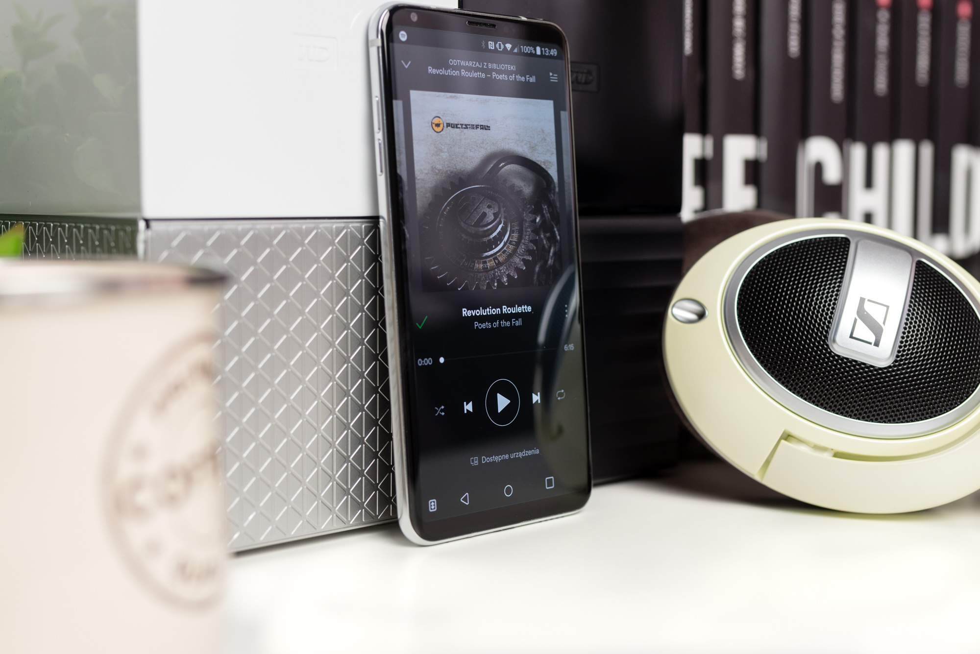 Smartfon muzyczny pobierający muzykę w wysokiej jakości z serwisów streamingowych - Spotify i Tidal. class="wp-image-704667" 