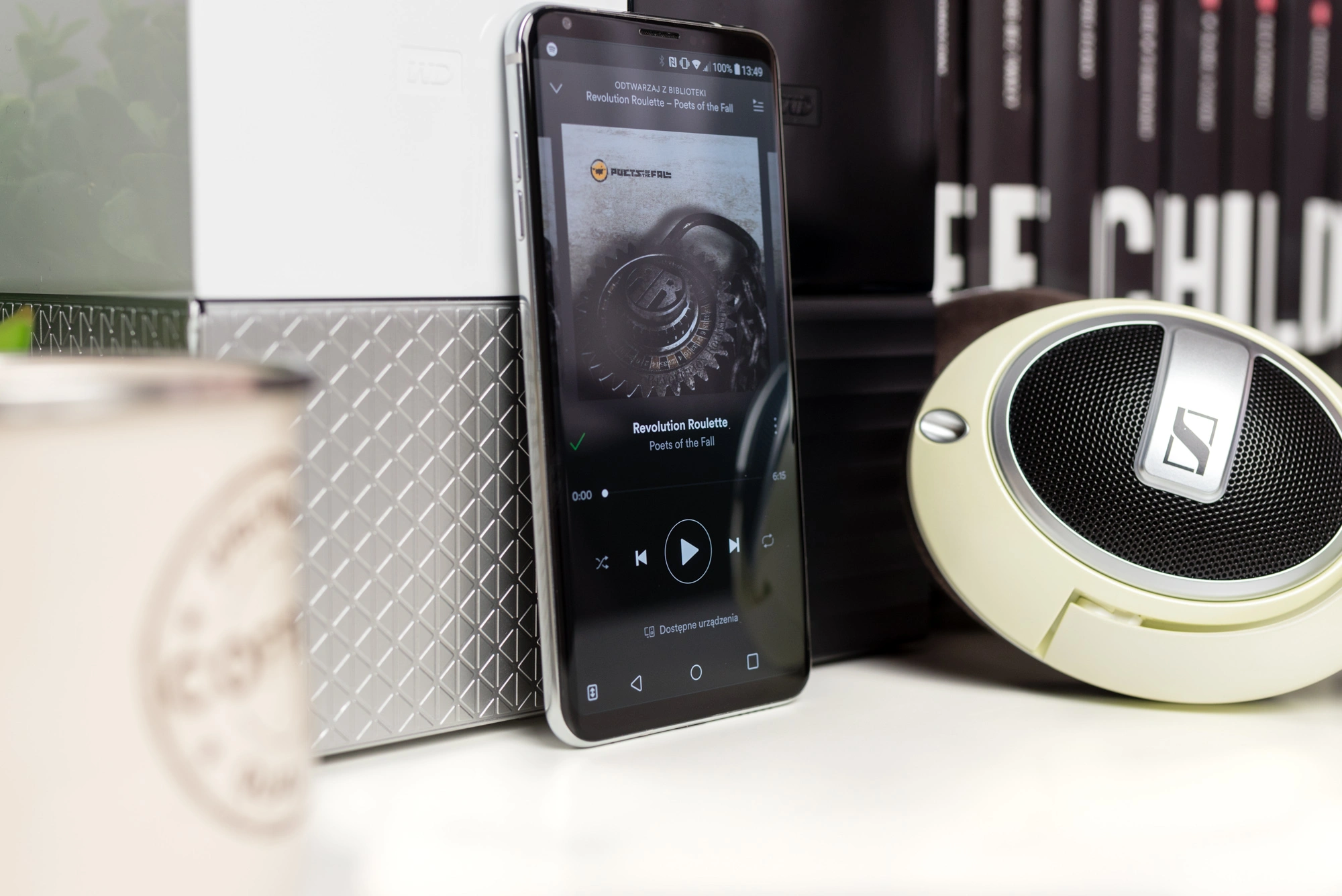 Smartfon muzyczny pobierający muzykę w wysokiej jakości z serwisów streamingowych - Spotify i Tidal. class="wp-image-704667"
