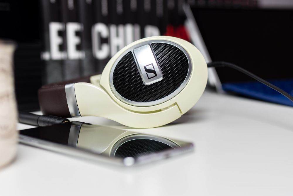 Telefon do słuchania muzyki z bezstratnym przesyłaniem dźwięku: Hi-Res Audio, LDAC, MQA i aptx HD. 
