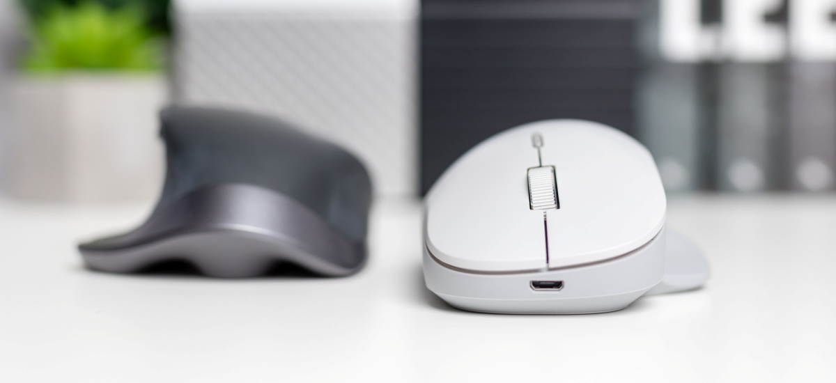 Microsoft Surface Precision Mouse vs Logitech MX Master 2s.