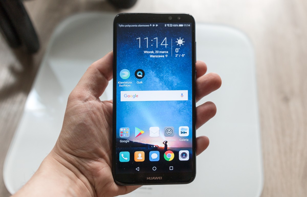 Naszą akcję wspiera firma Huawei, która wyposażyła nas w inteligentne wagi Huawei Smart Scale oraz telefony Huawei Mate 10 Lite, które, swoją drogą, są obecnie najchętniej kupowanymi smartfonami w Polsce. Ja dodatkowo będę używał moich prywatnych gadżetów, takich jak opaska Huawei Band A1 oraz słuchawki Huawei AM60. class="wp-image-702450" 