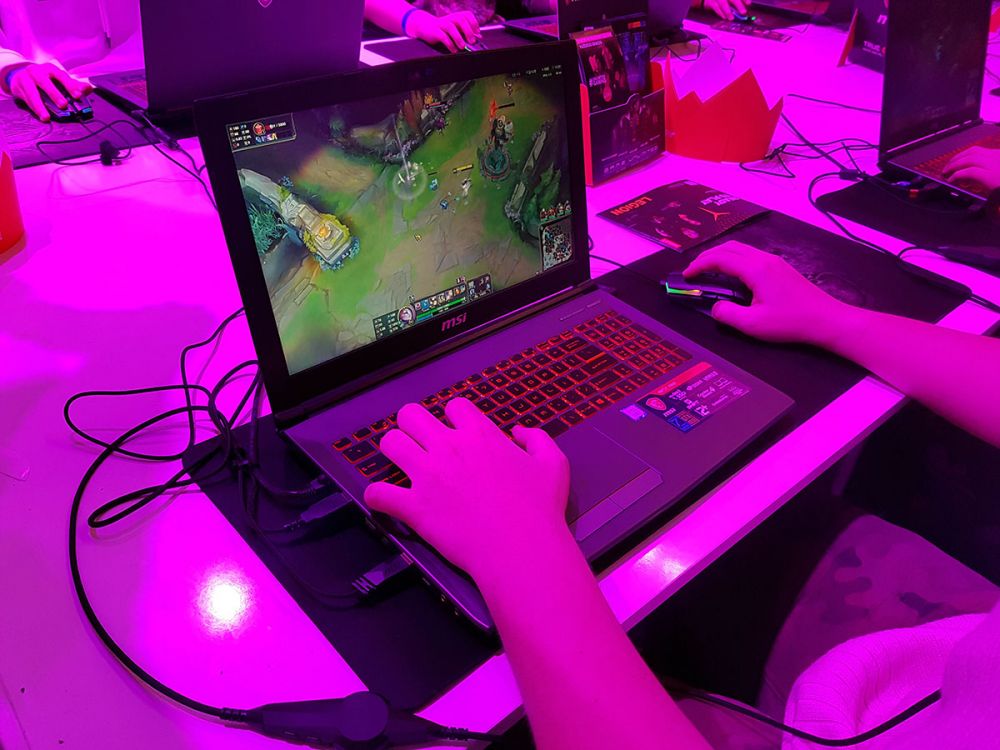 IEM 2018 T-Mobile gry class="wp-image-692437" 