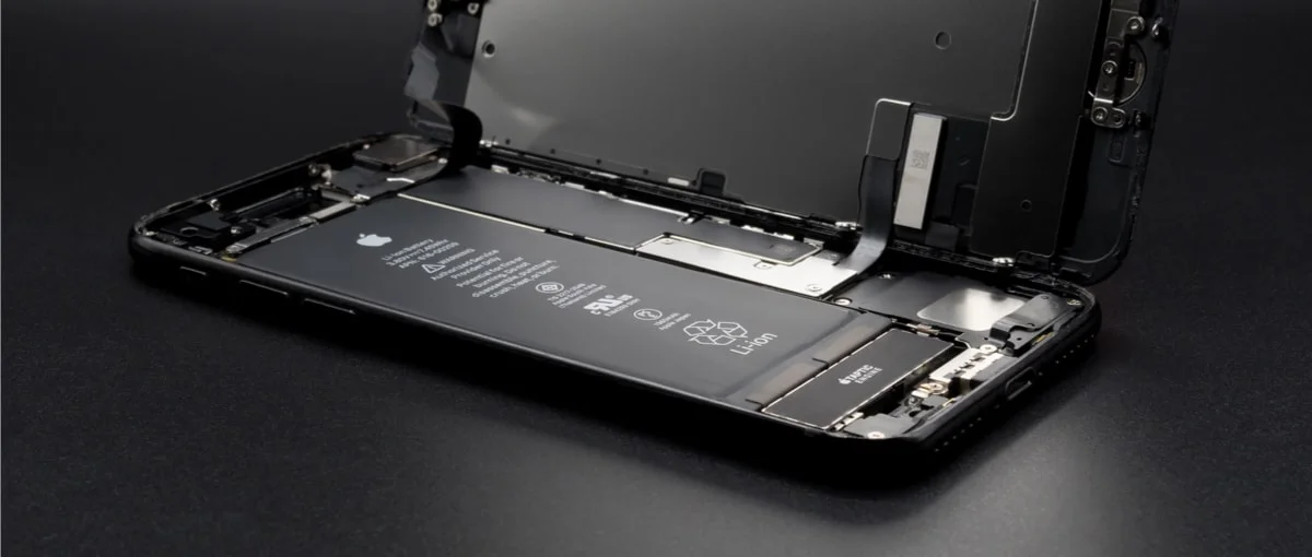 Spowalnianie iPhone’ów bez tajemnic – jak włączyć/wyłączyć i o co właściwie chodzi w najważniejszej zmianie w iOS 11.3? class="wp-image-708432"