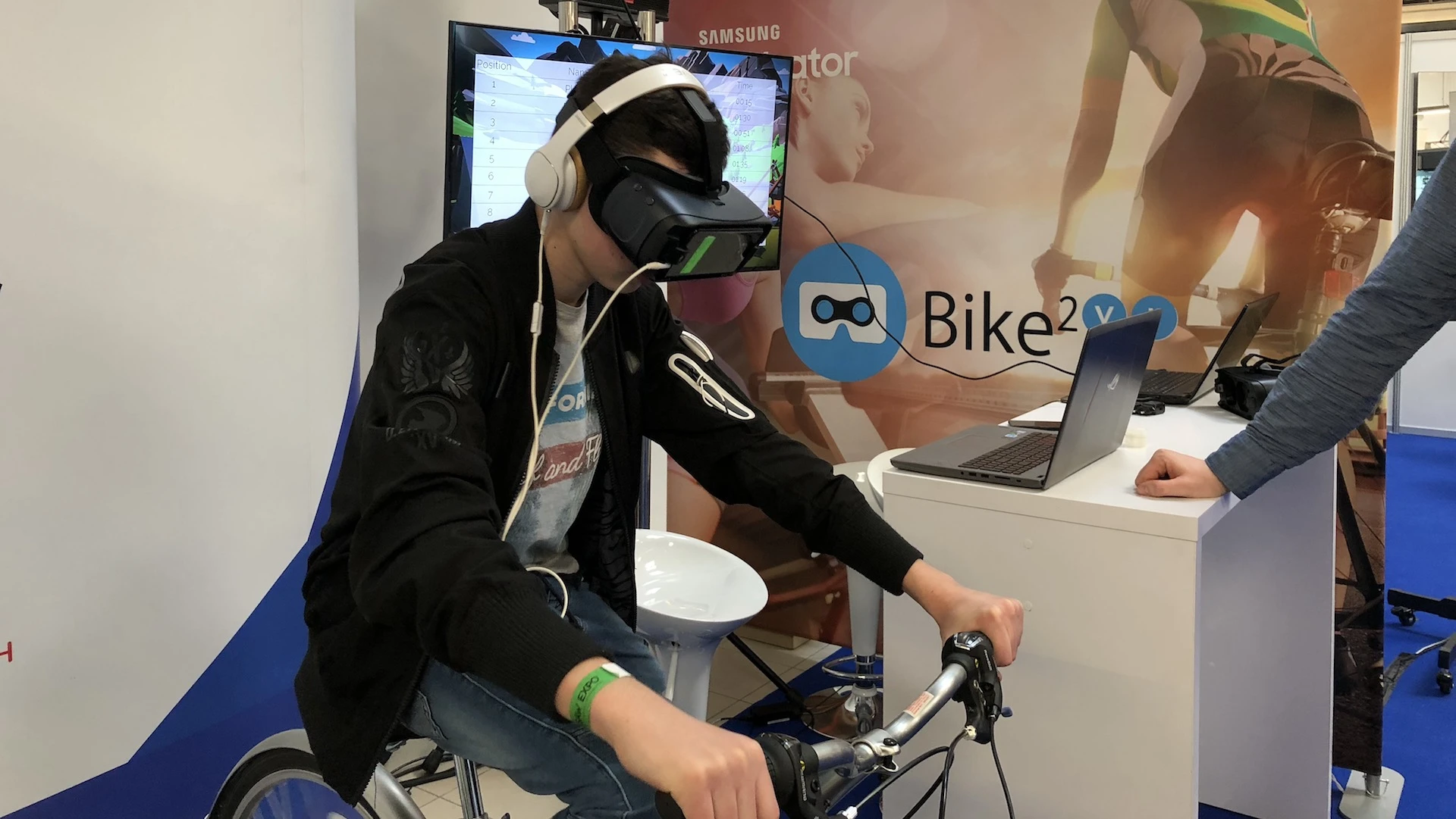 Electronics Show Samsung VR