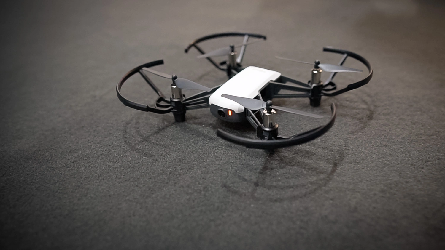 Mało kto wie, ze najtańszy dron DJI kosztuje tylko 459 zł. To Tello