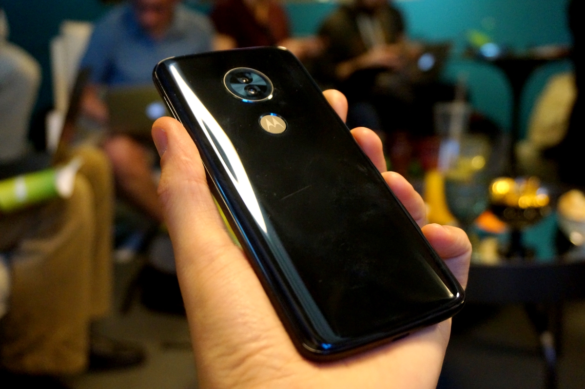 Jaki smartfon do 800 zł? Porównanie Moto G6 Play i Xiaomi Redmi 5 Plus