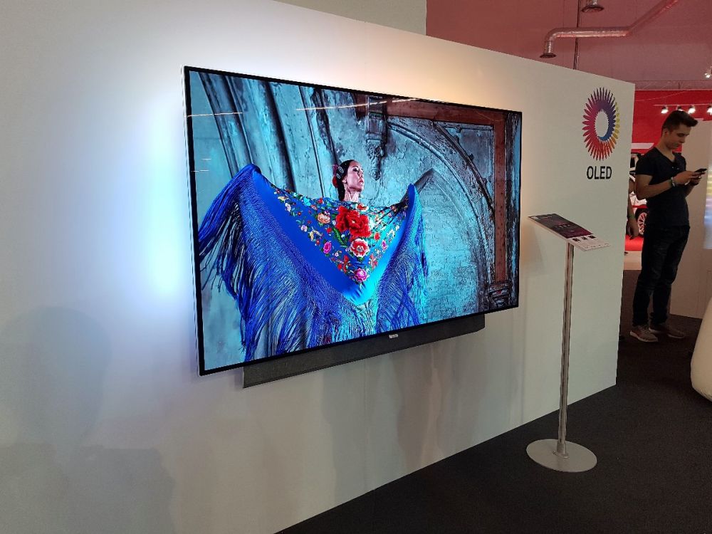 Philips OLED Ambilight Electronics Show class="wp-image-716829" 
