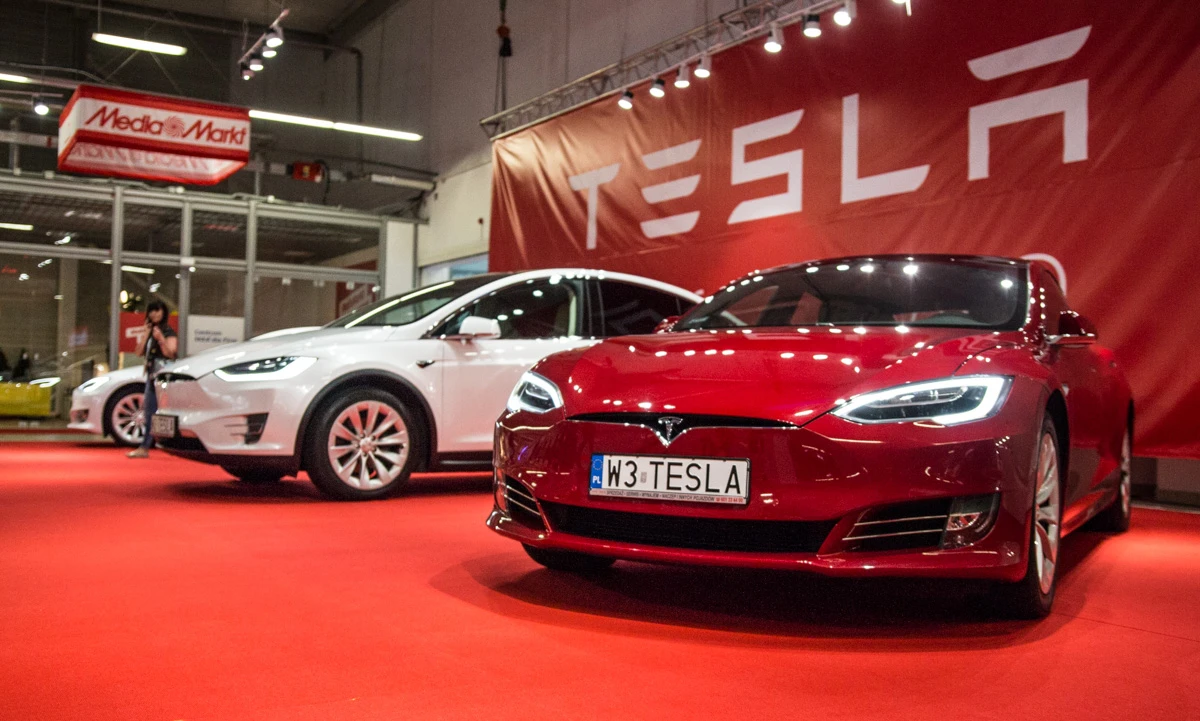 tesla-electronics-show-6 
