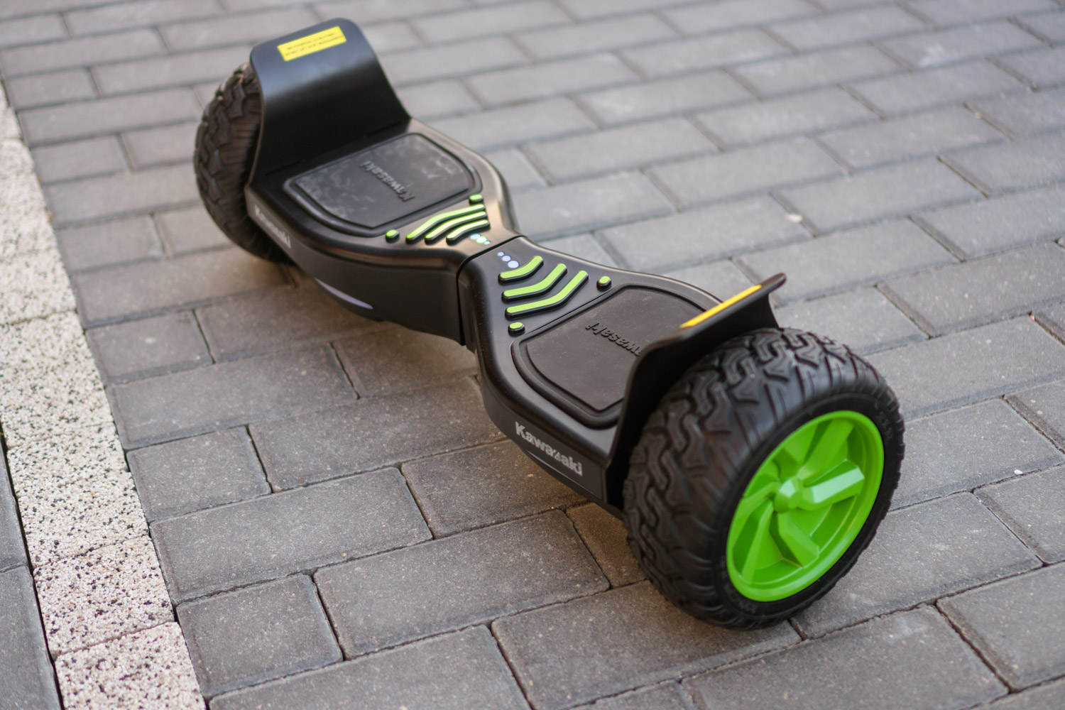 Kawasaki Balance Scooter KX-CROSS8.5 - recenzja hoverboarda class="wp-image-735835" 