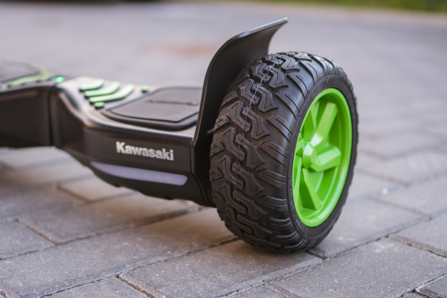 Kawasaki Balance Scooter KX-CROSS8.5 - recenzja hoverboarda class="wp-image-735847" 