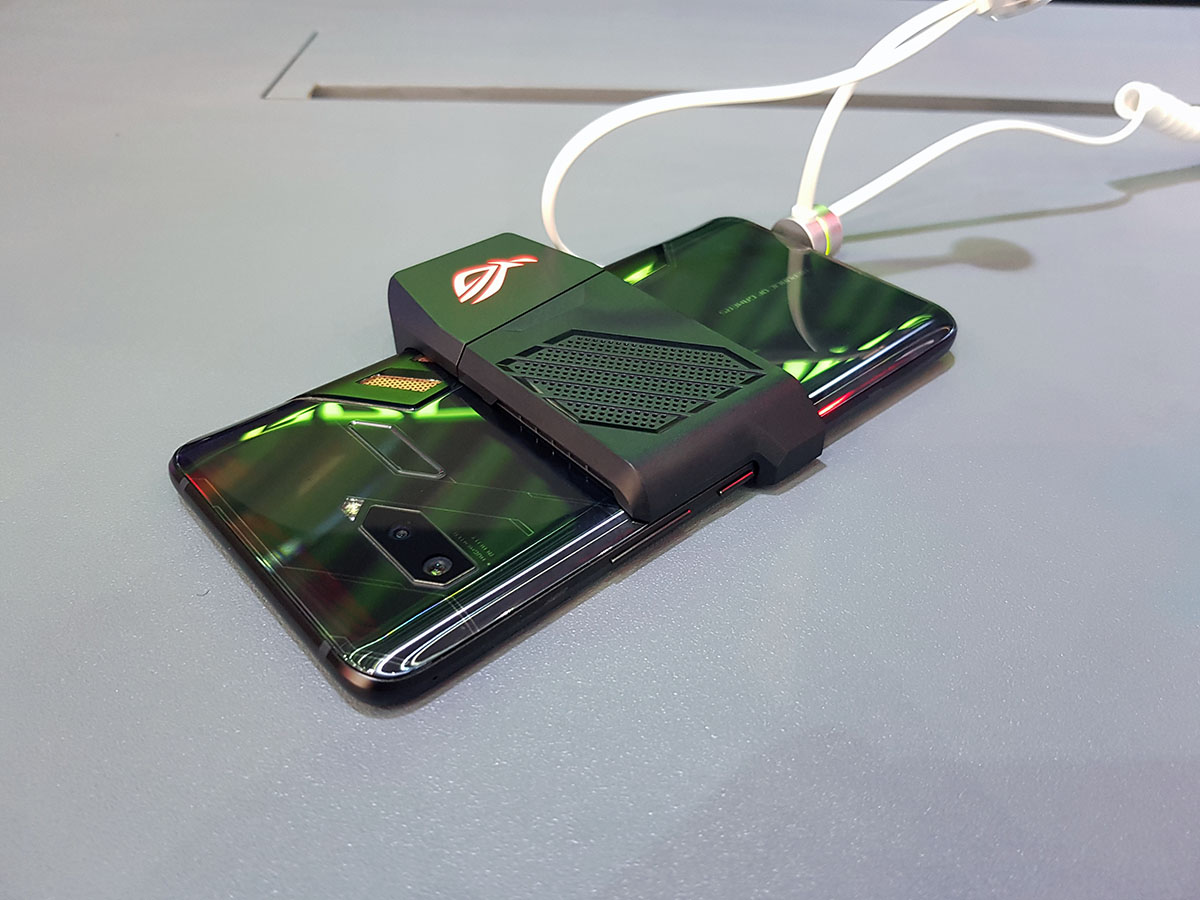 Asus ROG Phone class="wp-image-744235" 