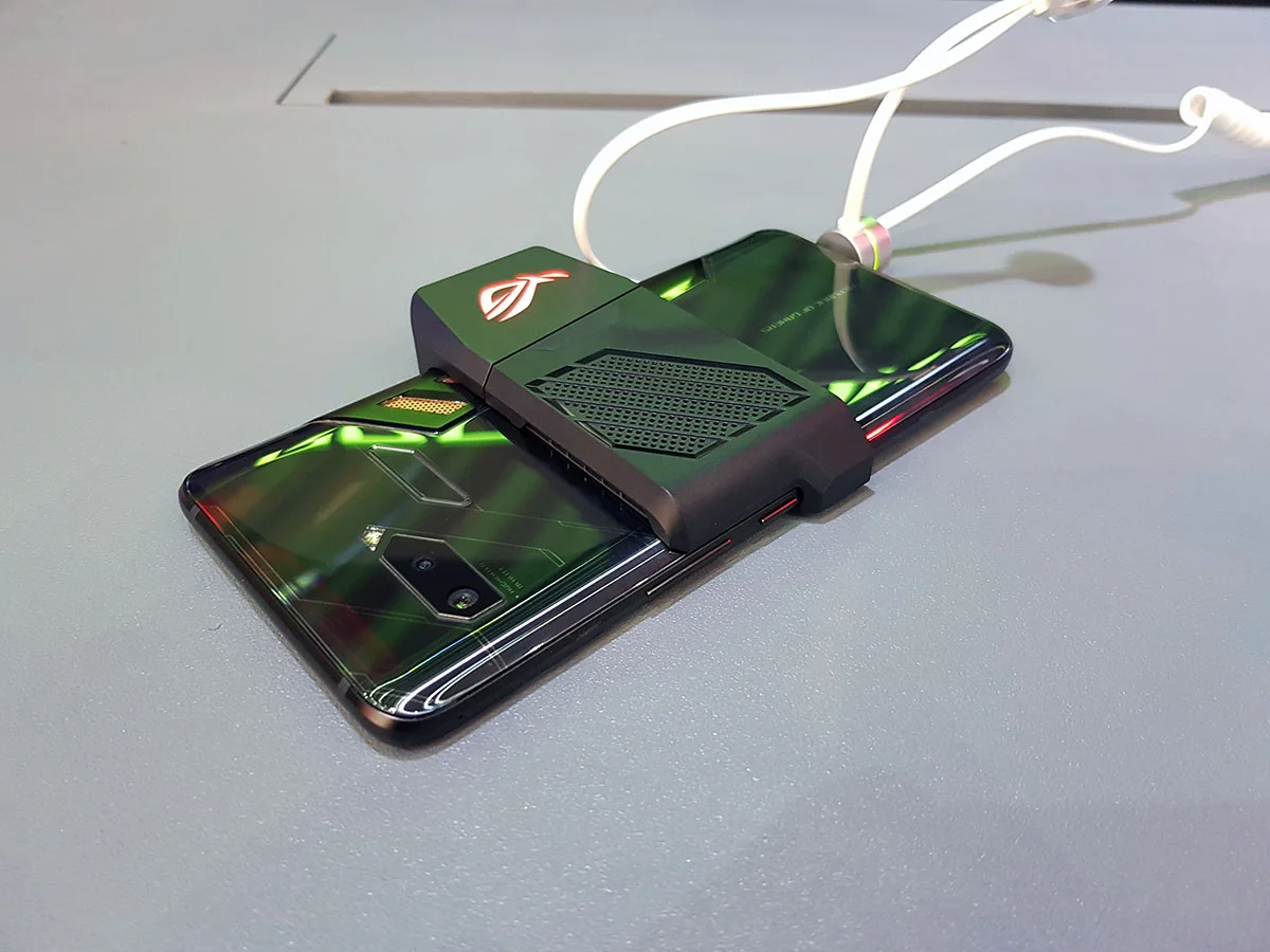 Asus ROG Phone class="wp-image-744235" 