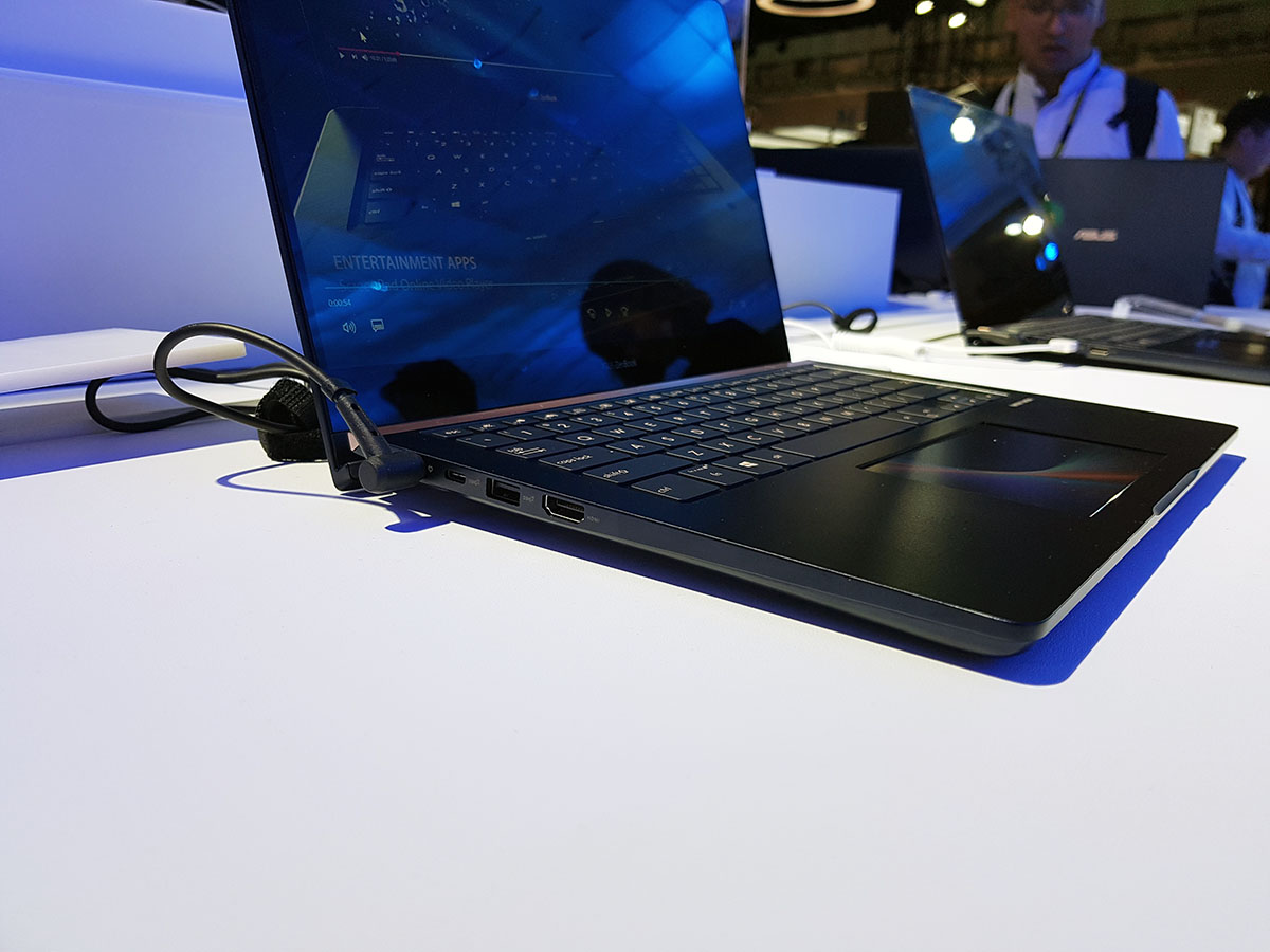 Asus ScreenPad class="wp-image-744382" 
