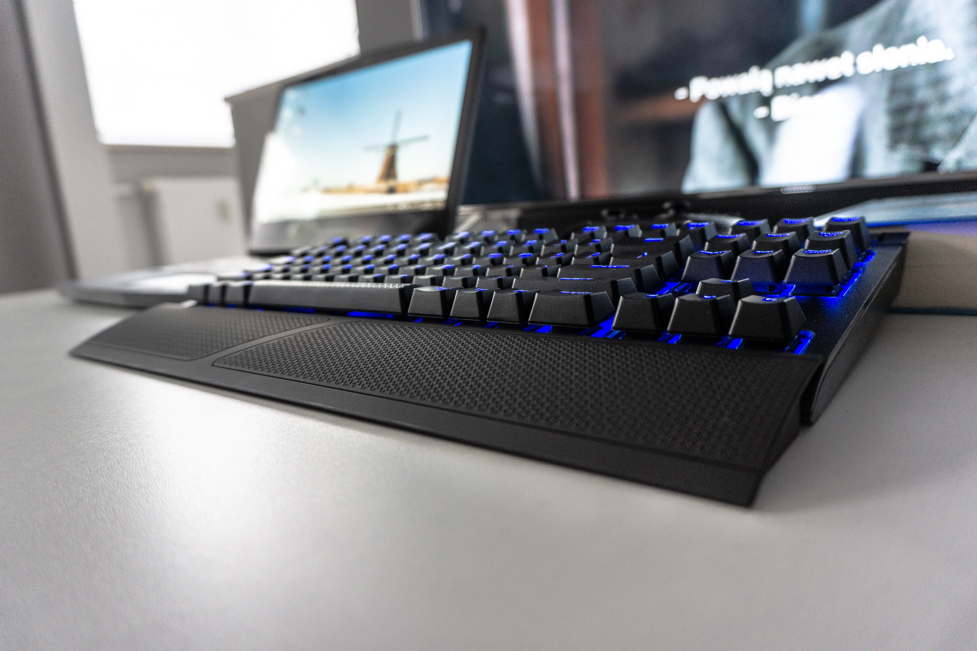 Corsair K63 Wireless class="wp-image-771112" title="Corsair K63 Wireless" 