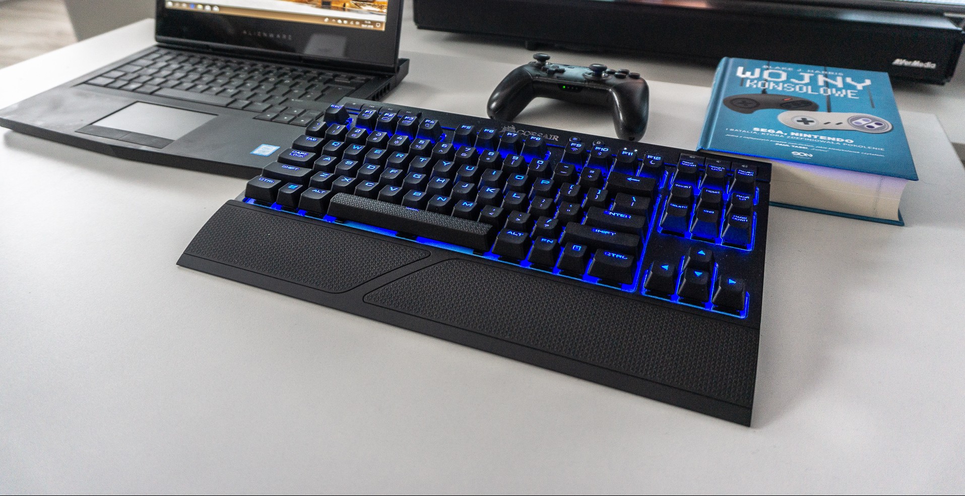 Recenzja Corsair K63 Wireless - świetny mechanik, fatalna podkładka