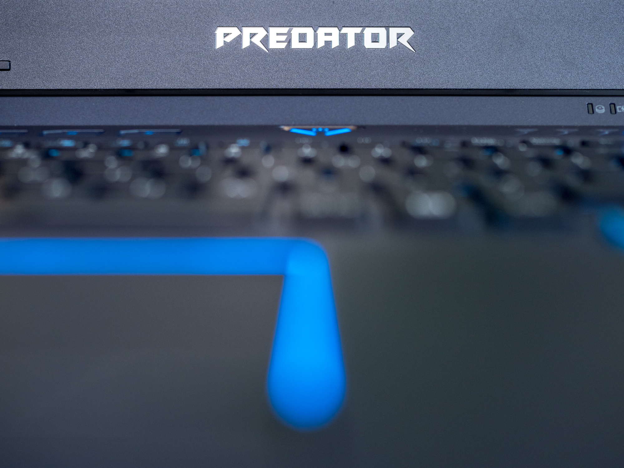 Acer Predator Helios 500 - producent postawił na czerwoną kolorystykę. class="wp-image-777391" 