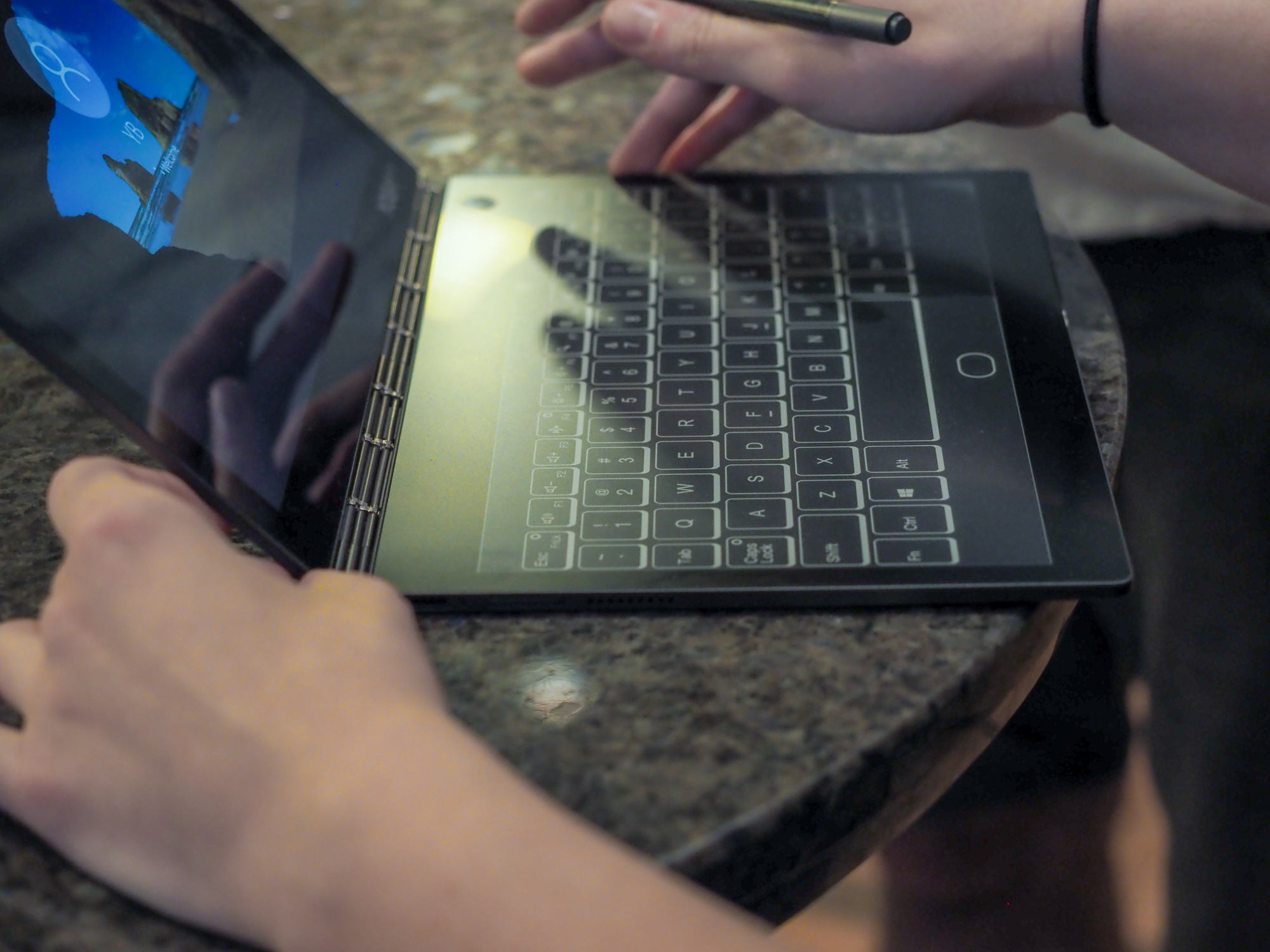Lenovo Yoga Book C930 - pierwsze wrażenia 