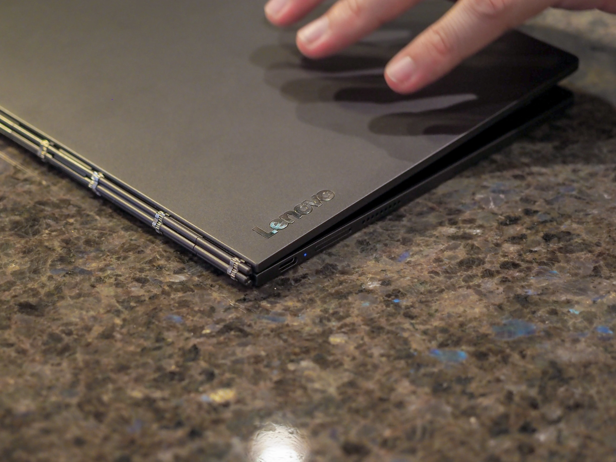 Lenovo Yoga Book C930 - pierwsze wrażenia