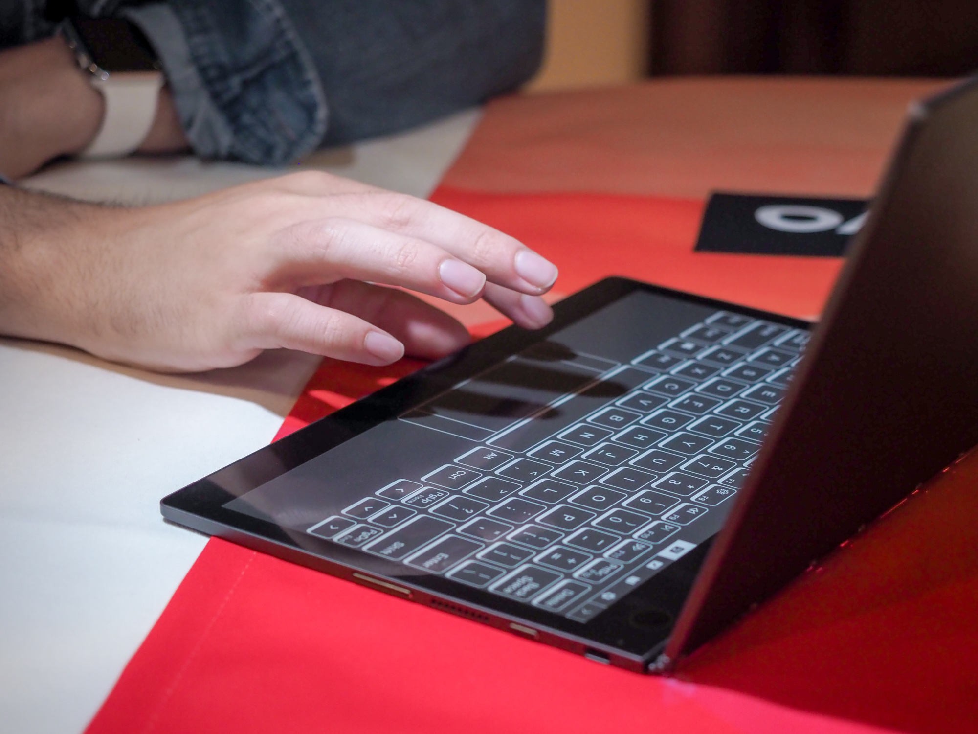 Lenovo Yoga Book C930 - pierwsze wrażenia 