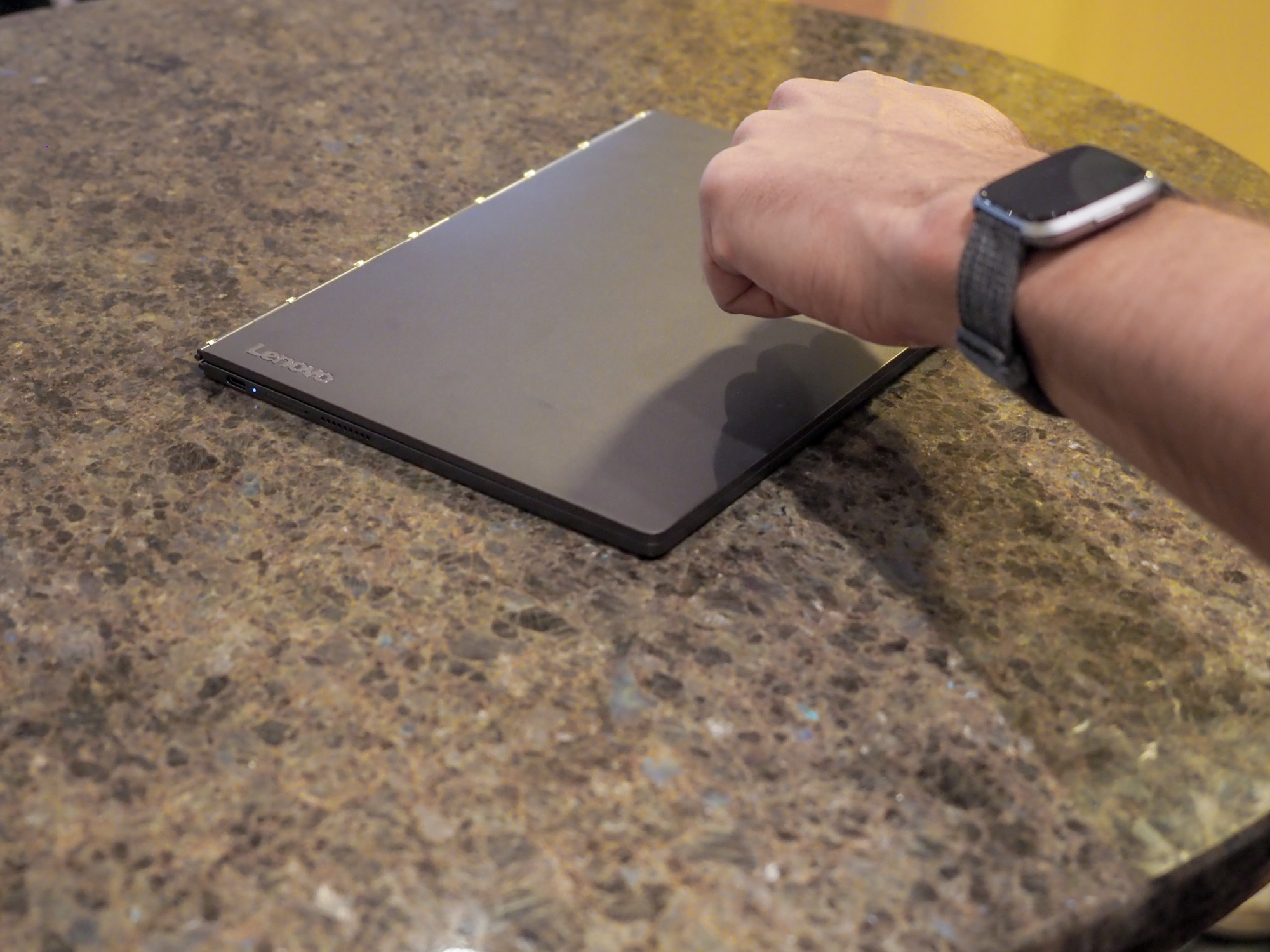 Lenovo Yoga Book C930 - pierwsze wrażenia 