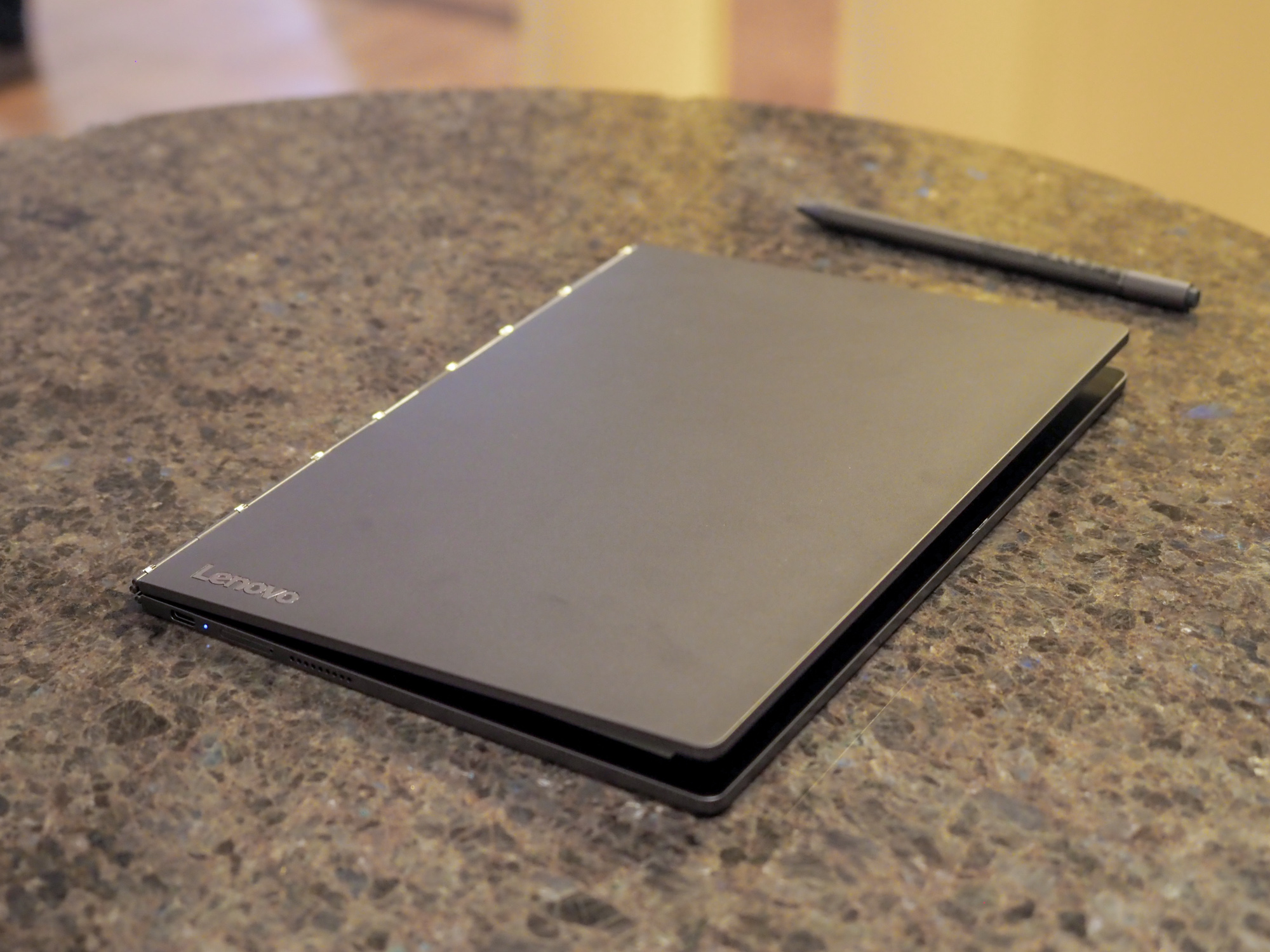 Lenovo Yoga Book C930 - pierwsze wrażenia 