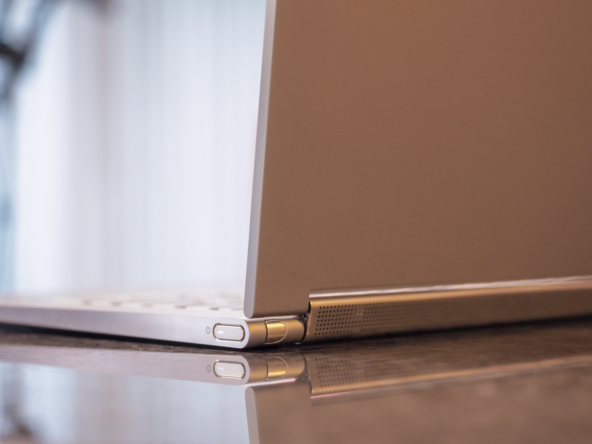 Lenovo Yoga C930 class="wp-image-794326" 