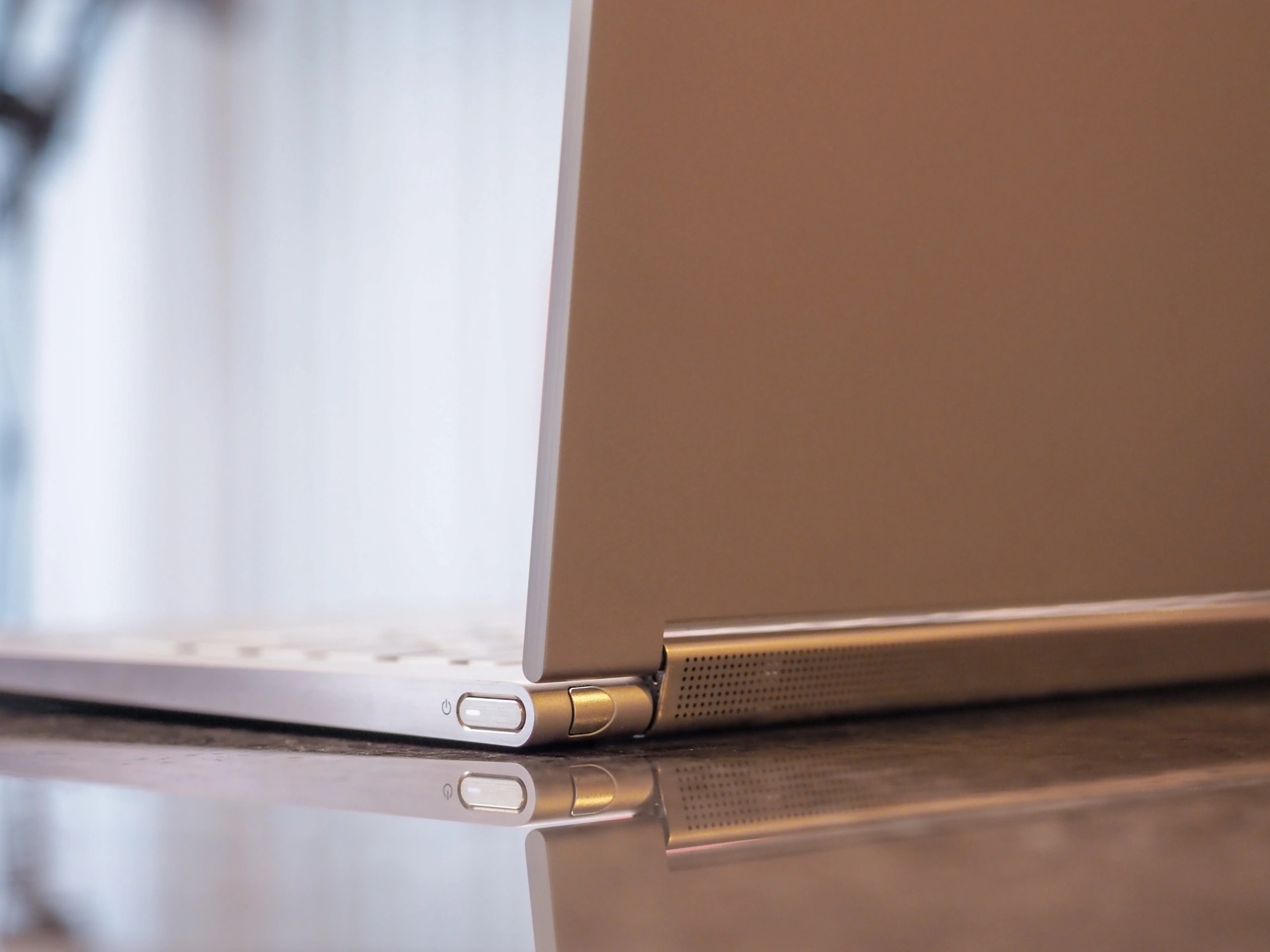 Lenovo Yoga C930 class="wp-image-794326"