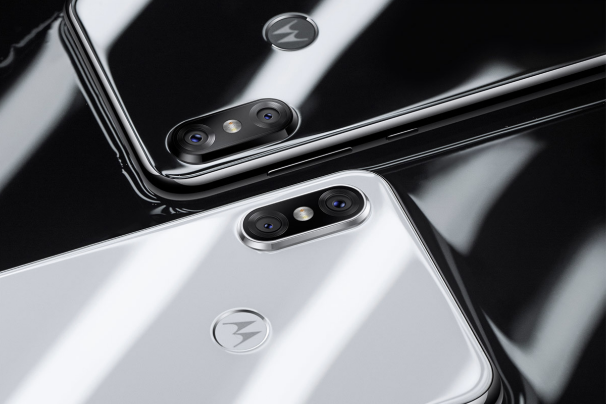 Motorola P30 - kolejny ordynarny klon iPhone'a X. class="wp-image-785950" 