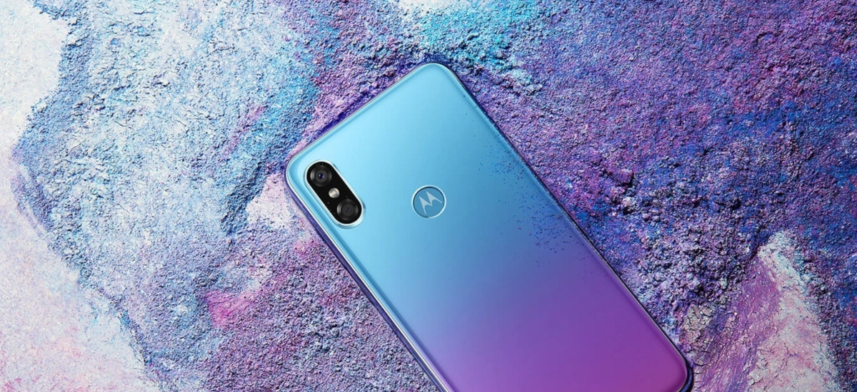Motorola P30 - kolejny ordynarny klon iPhone'a X.