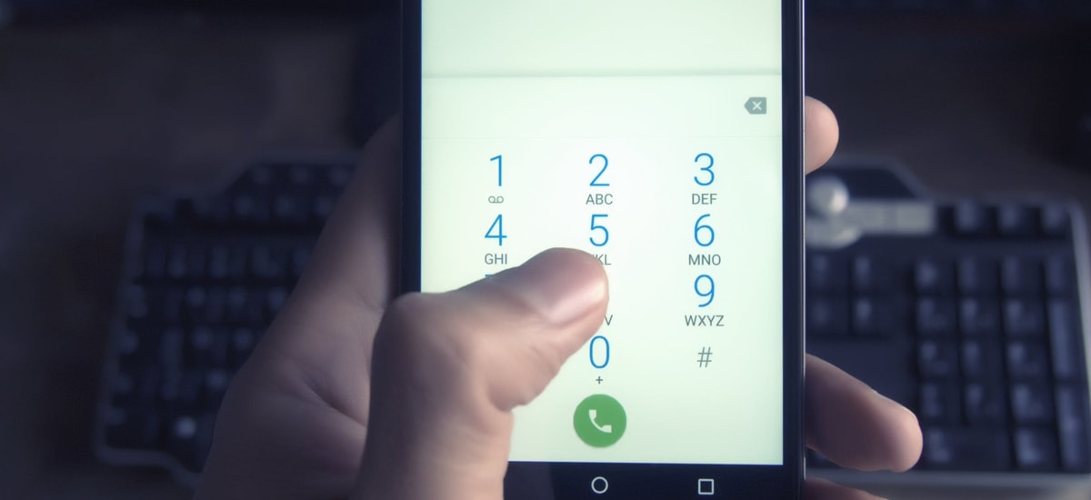 aplikacja google telefon dark theme