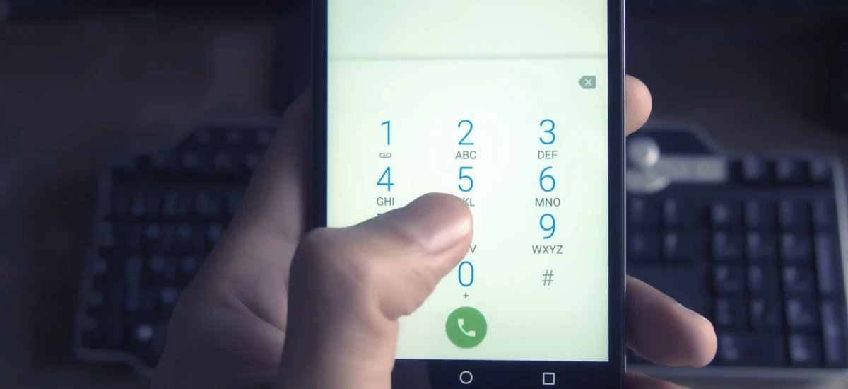 aplikacja google telefon dark theme