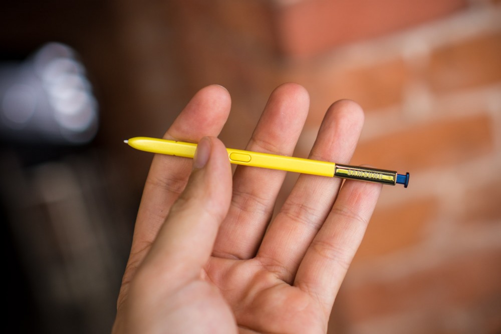 Samsung Galaxy Note 9 rysik S Pen class="wp-image-781975" title="Do czego właściwie służy rysik w Samsungu Galaxy Note 9?" 