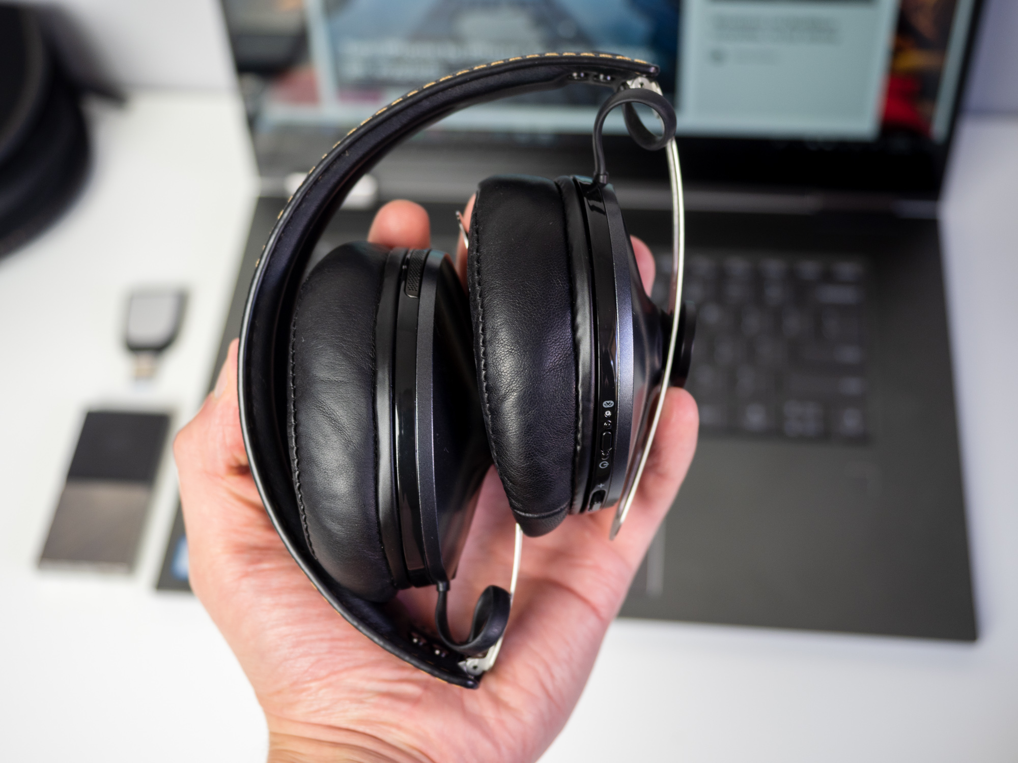 Sennheiser Momentum Wireless M2 - jakie słuchawki bluetooth wybrać? class="wp-image-800962" 