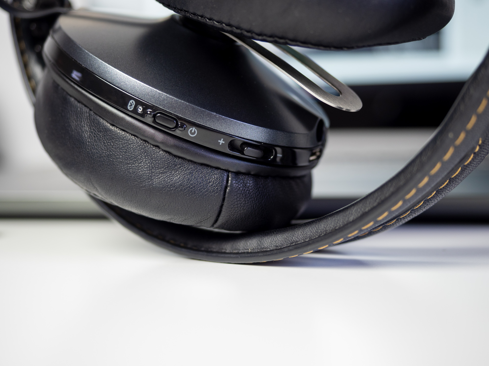Sennheiser Momentum Wireless M2 - jakie słuchawki bluetooth wybrać? class="wp-image-800971" 