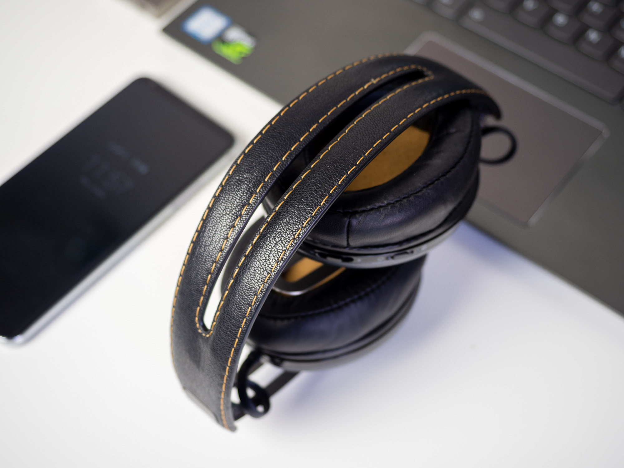 Sennheiser Momentum Wireless M2 - jakie słuchawki bluetooth wybrać? class="wp-image-800977" 