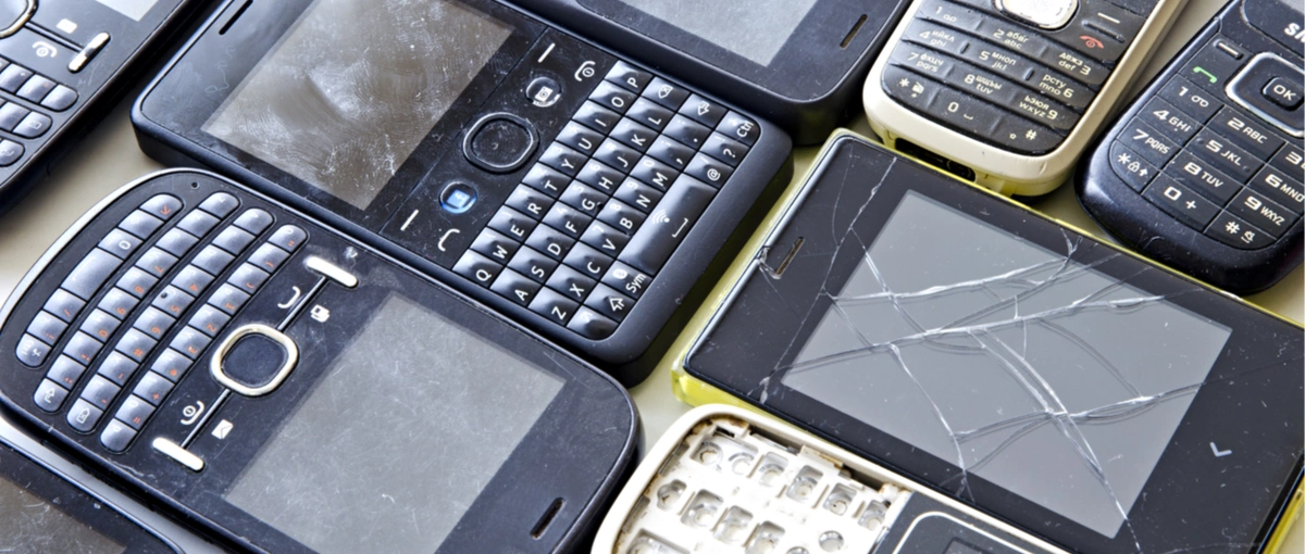 Ekolodzy powinni się temu przyjrzeć - smartfon z Androidem z 2015 r. to trup. Apple sprzedaje i aktualizuje nawet starsze modele
